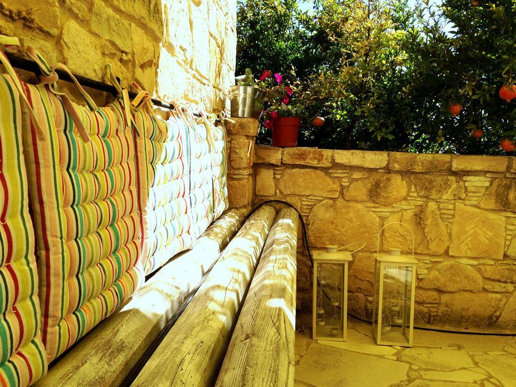 Lofou Traditional Stone House ภายนอก รูปภาพ