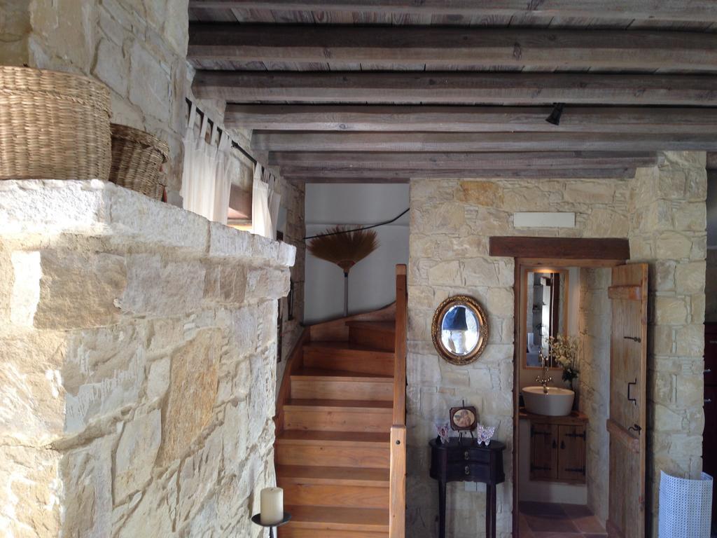 Lofou Traditional Stone House ภายนอก รูปภาพ