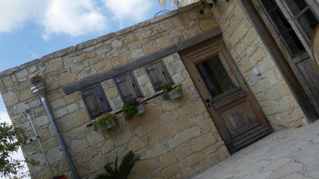 Lofou Traditional Stone House ภายนอก รูปภาพ
